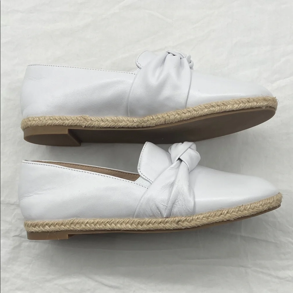 NEW! Isaac Mizrahi White Leather Espadrille Loafers with Bow. 6.
